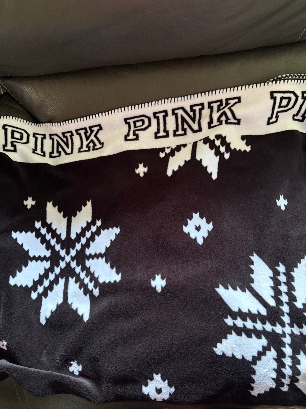 Victoria secret PINK fleece fairisle white and blank throw